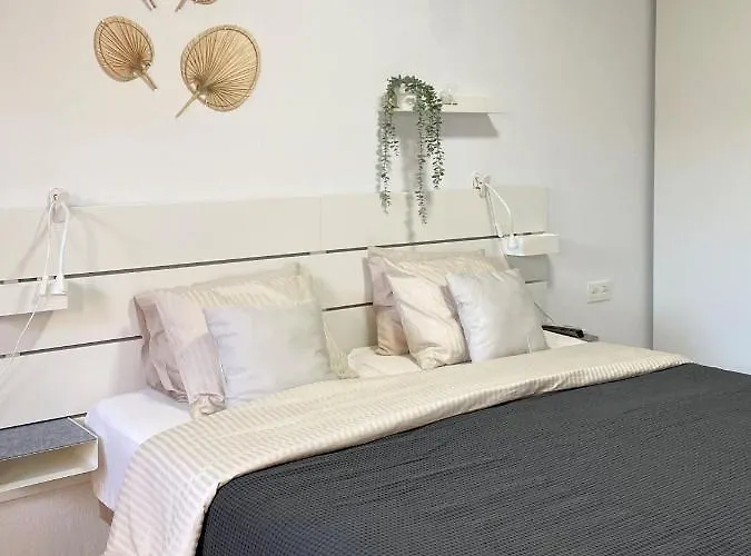 Semesterbostad Happiness - Luxury With Sea View