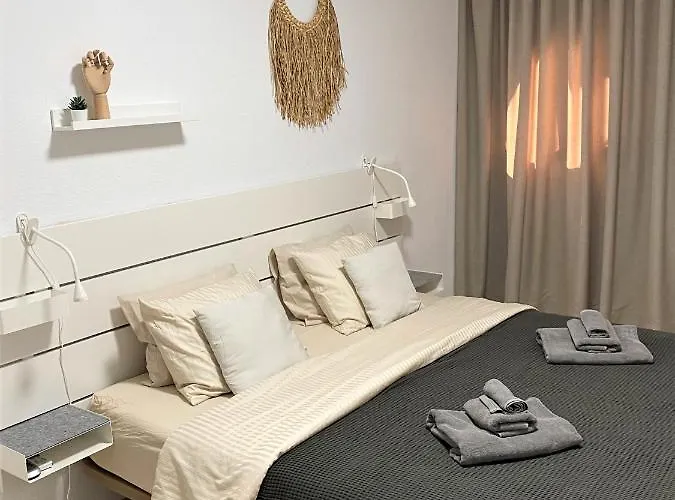 Semesterbostad Happiness - Luxury With Sea View